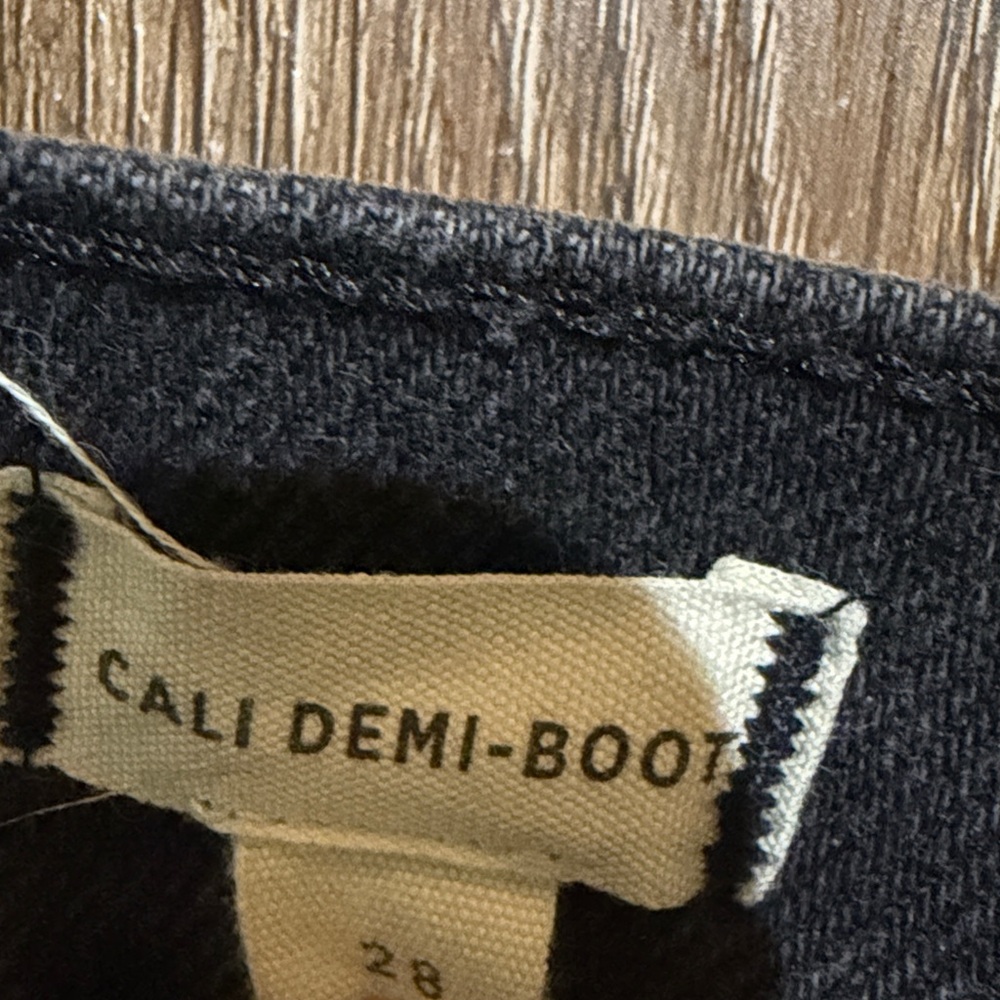 Madewell Cali Demi-Boot Jeans in Starky Wash - Picture 8 of 11